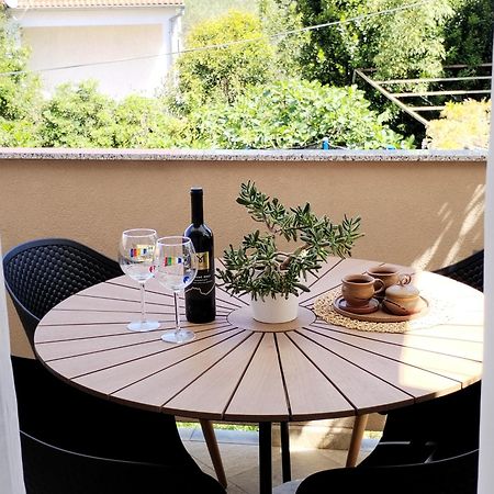 Family Apartment B&B Biograd Na Moru Esterno foto