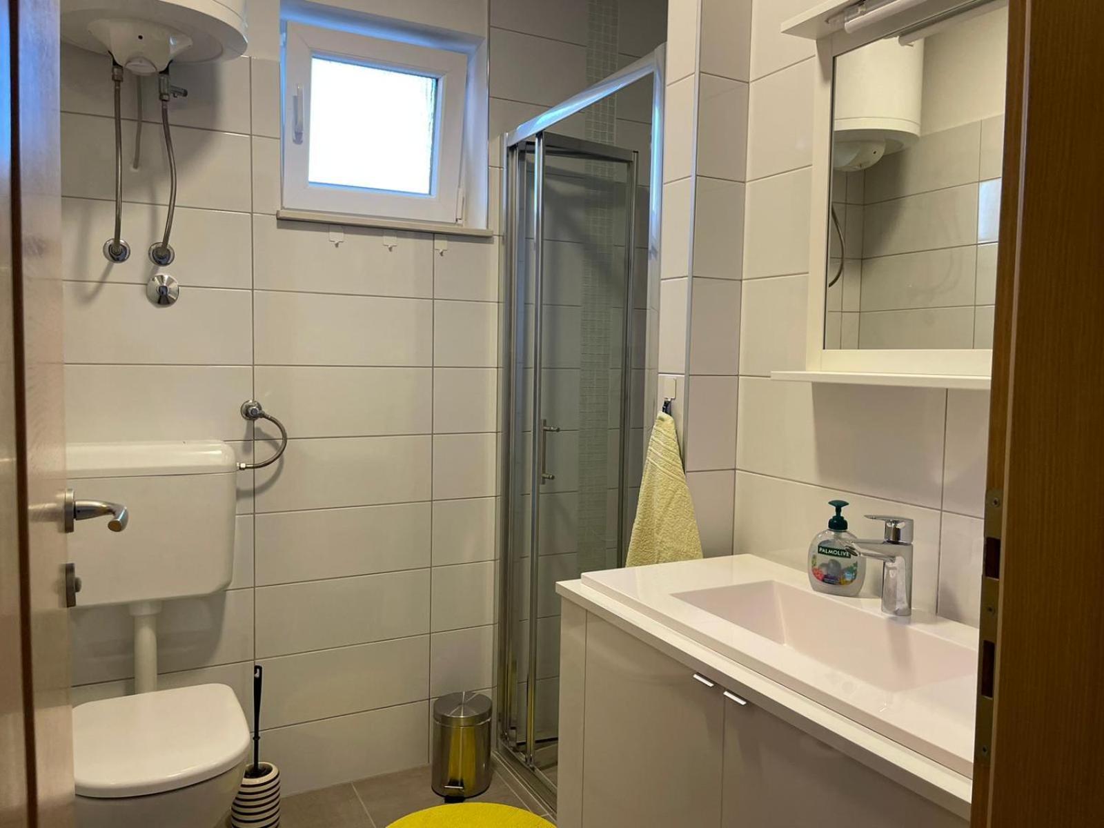 Family Apartment B&B Biograd Na Moru Esterno foto