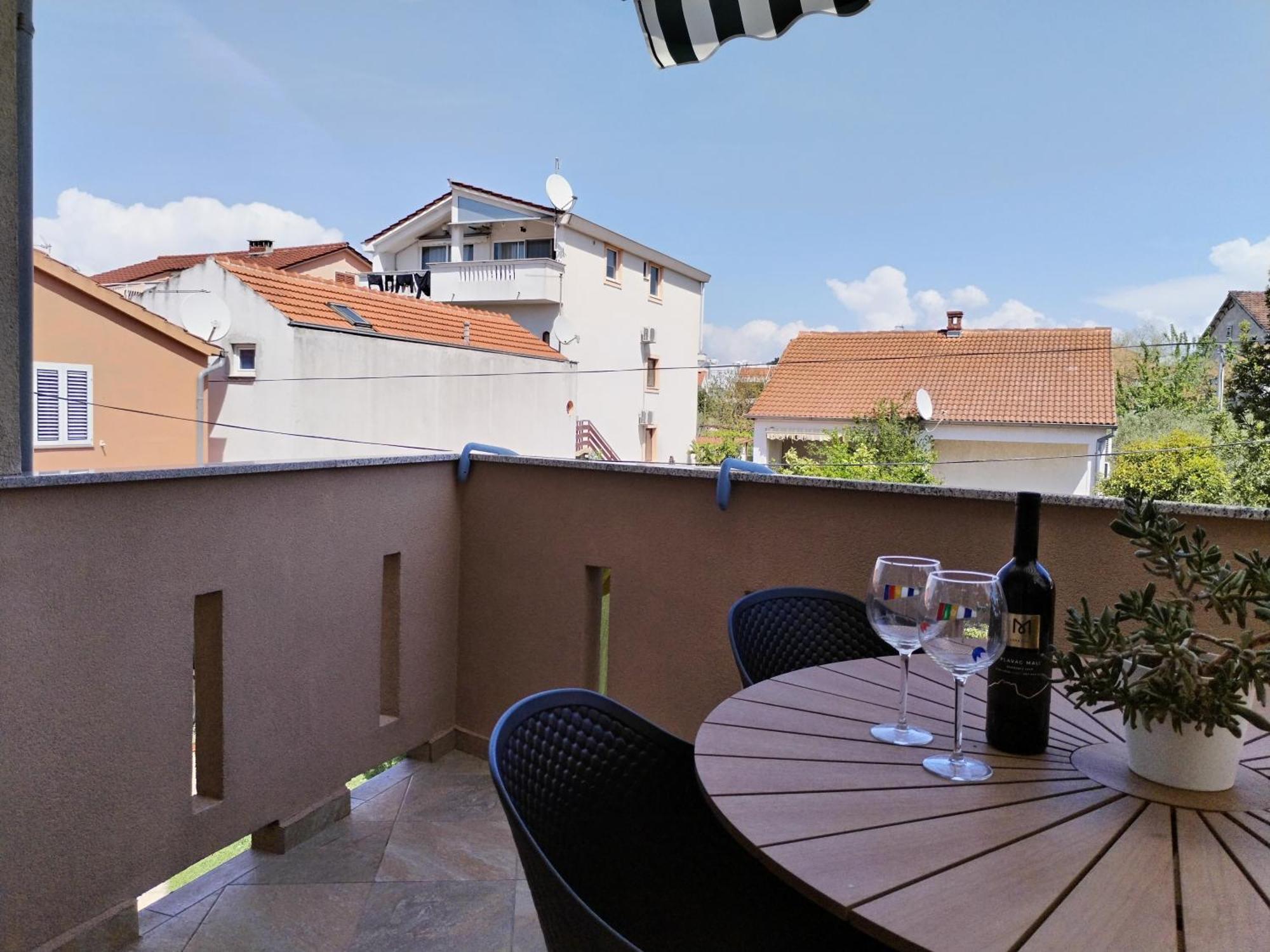 Family Apartment B&B Biograd Na Moru Esterno foto